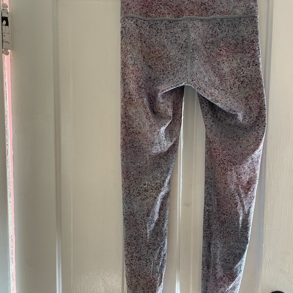 Lululemon 3/4 Leggings - Picture 4 of 4